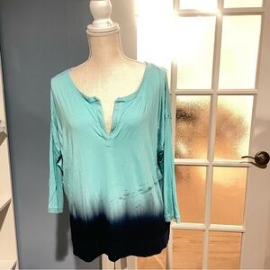 Feel The Piece Teal to Navy Ombre V-Neck Long Sleeve Top